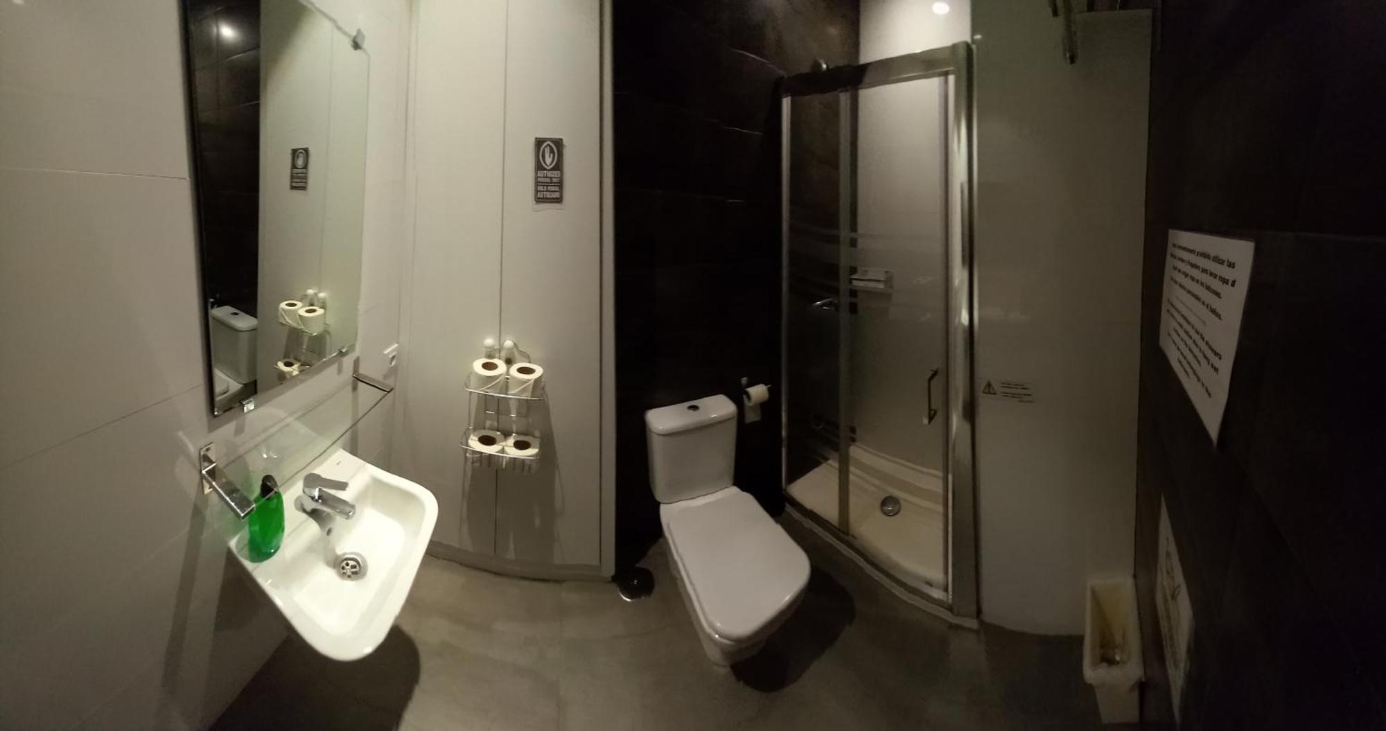Hostel Central Sevilla Luaran gambar